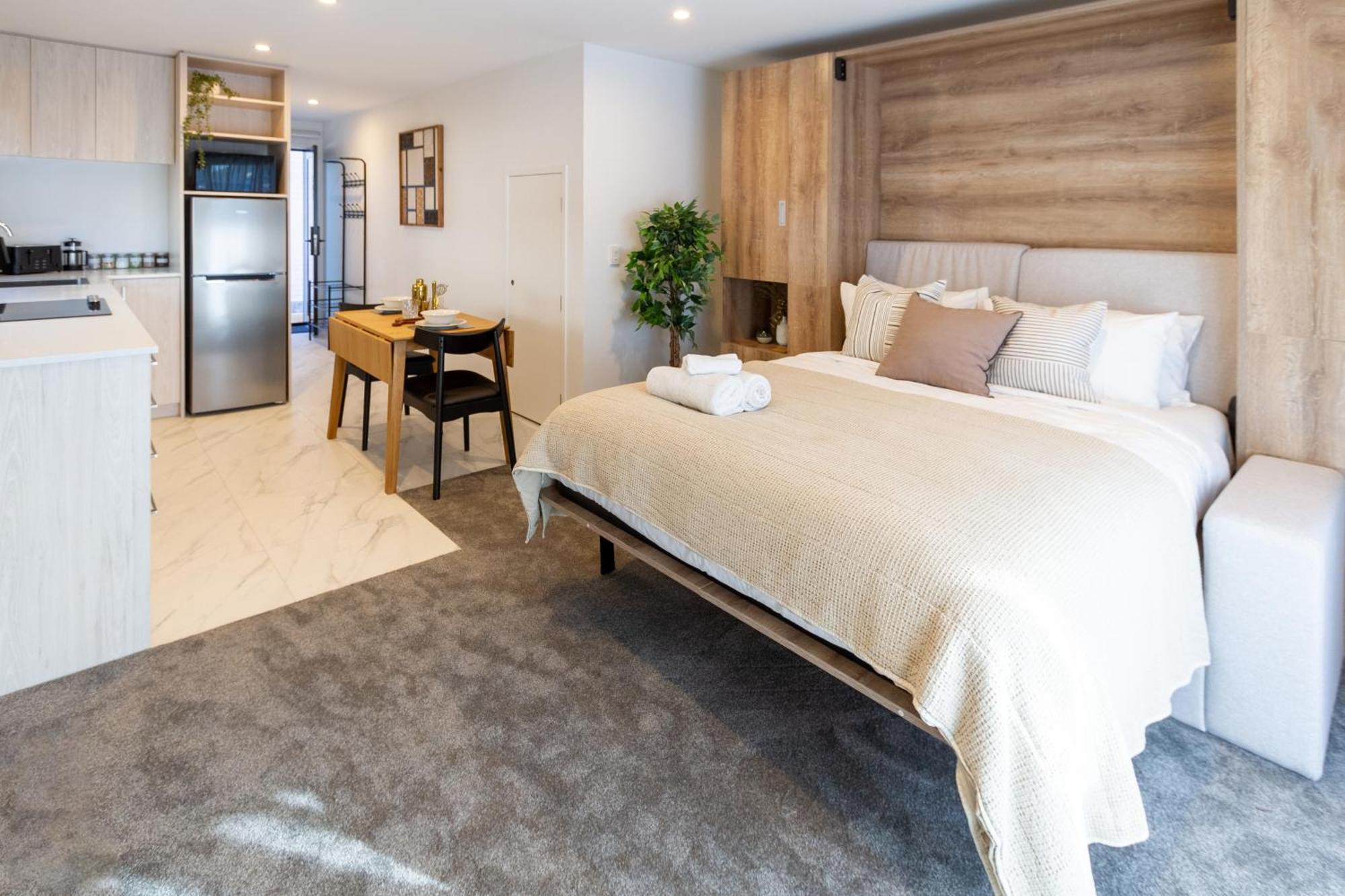 Apartment Charming For 2 In The Christchurch